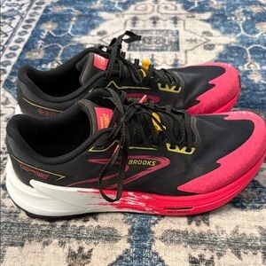 Brooks Women's Black and Pink Athletic Shoes CATMOUNT 3